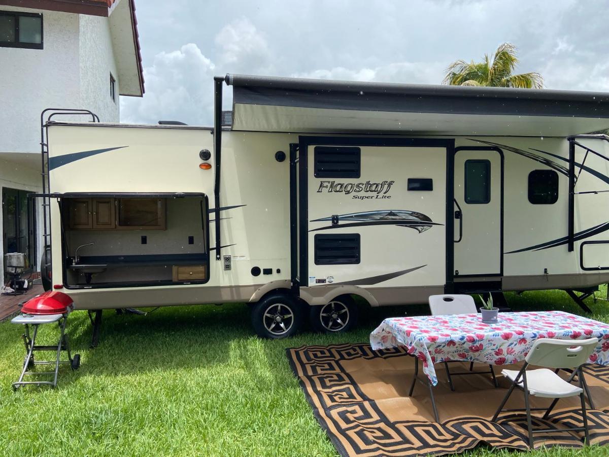 Cozy Camper - Free Parking Hotell Miami Eksteriør bilde