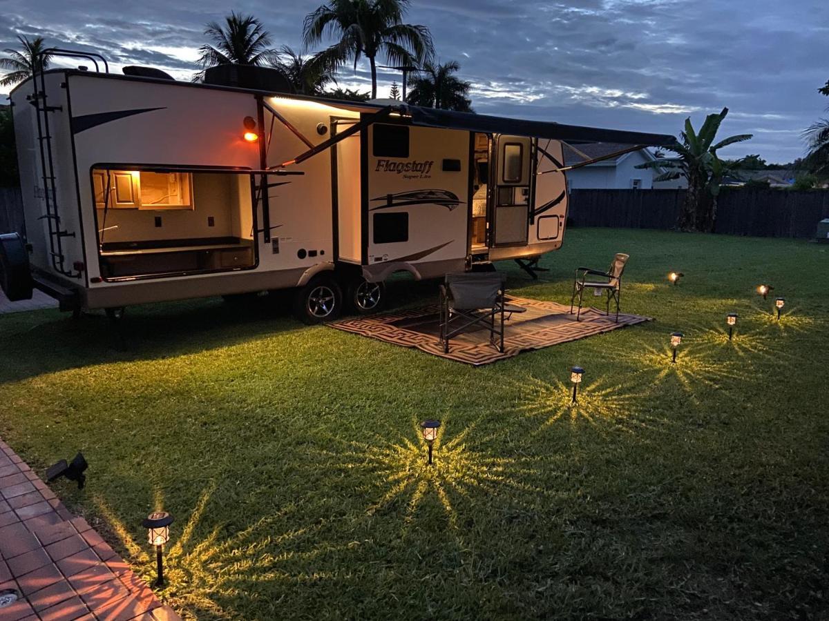 Cozy Camper - Free Parking Hotell Miami Eksteriør bilde